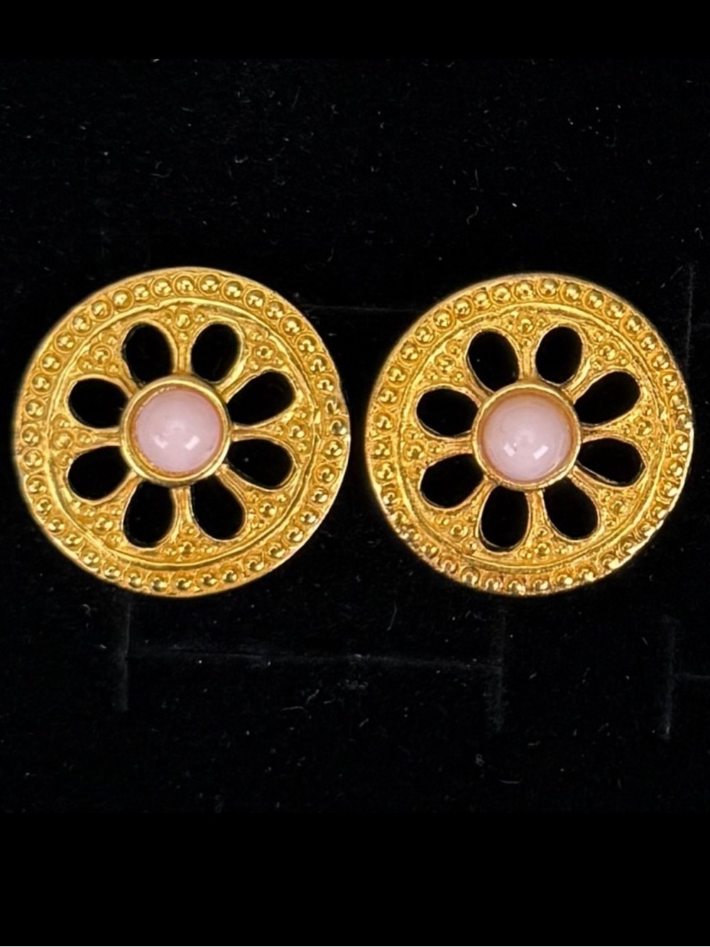 Beautiful vintage, goldtone, light pink pierced earrings